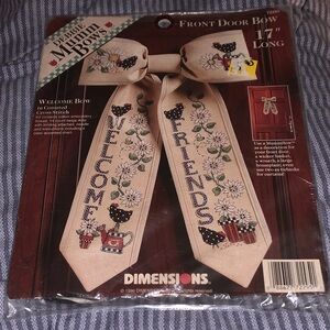 Debbie Mumm Dimensions Welcome Friends Bow Crossstitch Kit